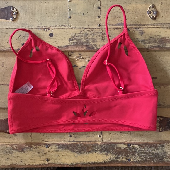 NWOT CARBON38 GIGI C SPORT STRETCH BODYCON RED LASER CUTOUT WORKOUT TOP BRA M - Picture 13 of 14